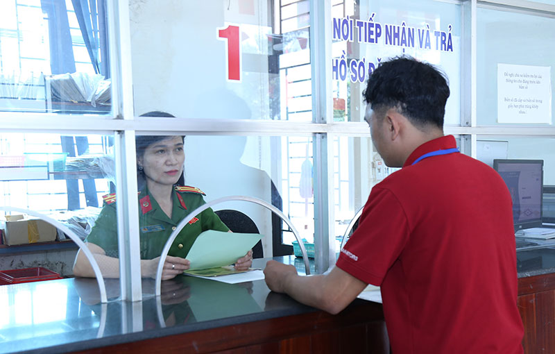 Công an cấp xã nêu cao tinh thần phục vụ nhân dân, giữ vững bình yên cơ sở -1