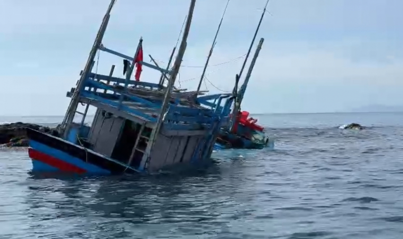 Tàu cá chìm đắm ở vùng biển Trường Sa 3 ngư dân được cứu nạn 2 người mất tích -0
