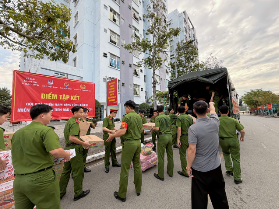 Học viện CSND và các đơn vị đồng hành ủng hộ 247 tấn gạo và hàng hóa cho người dân Đắk Lắk -0