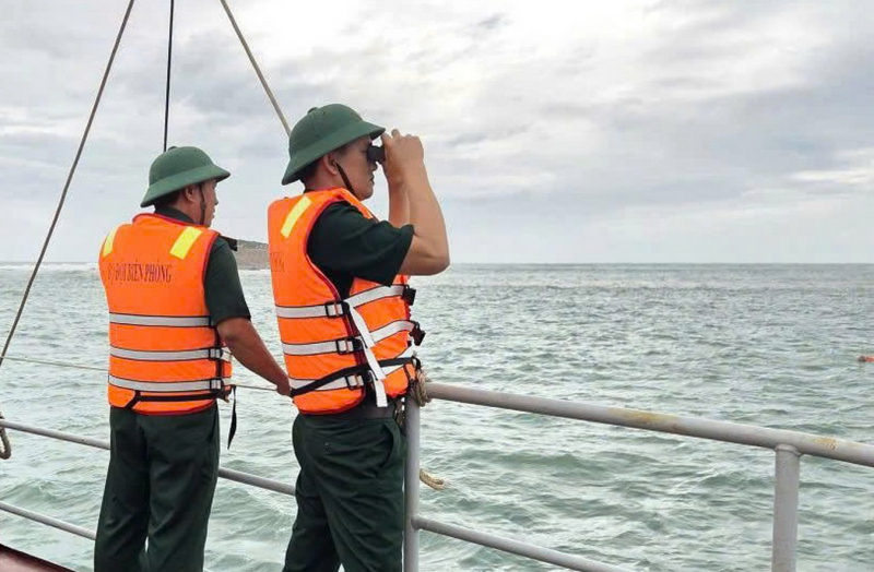 Tìm thấy thi thể thứ hai trong vụ ba ngư dân mất tích khi tàu cá bị sóng gió đánh chìm -0
