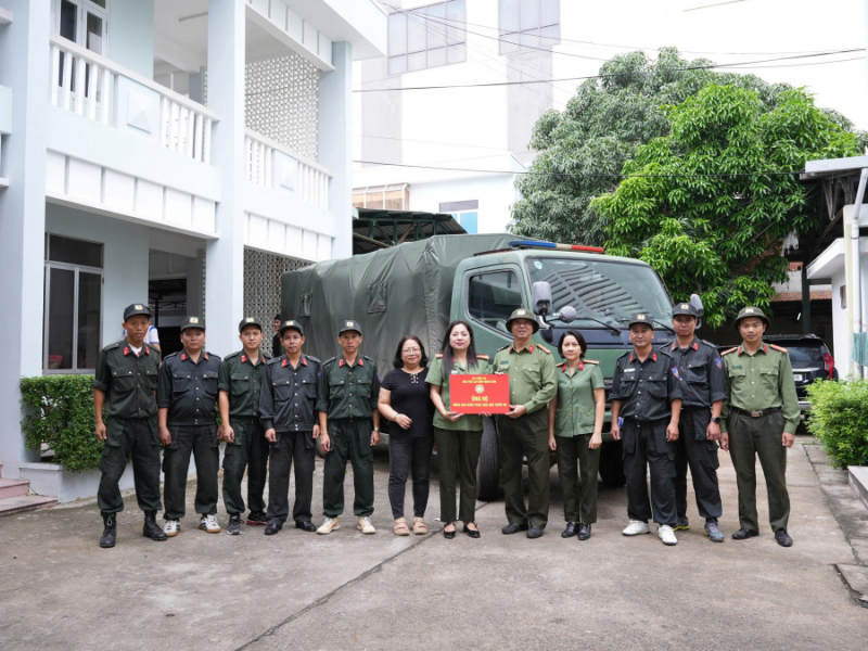 Học viện ANND ủng hộ 26 tấn nhu yếu phẩm hỗ trợ đồng bào các tỉnh bị thiệt hại do lũ lụt -0