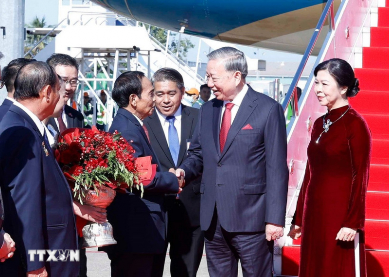 Tổng Bí thư Tô Lâm và Phu nhân đến Vientinane, bắt đầu thăm cấp Nhà nước tới Lào -1