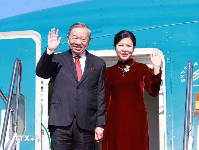 Tổng Bí thư Tô Lâm và Phu nhân đến Vientinane, bắt đầu thăm cấp Nhà nước tới Lào -0