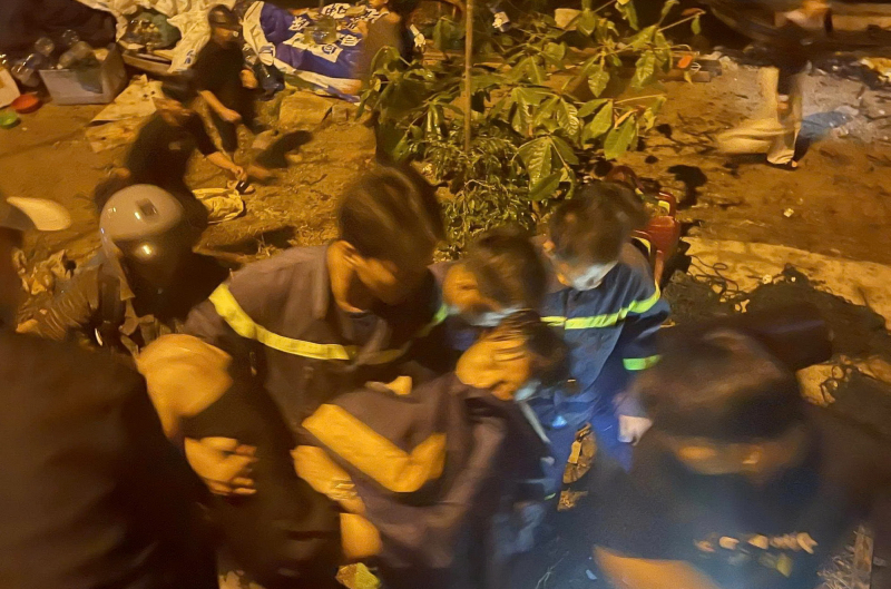            Người dân viết thư cảm ơn Cảnh sát cứu sống nam thanh niên nhảy cầu Bình Tân -0