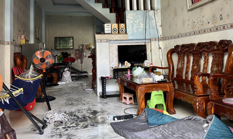 異常な住宅火災、死傷者4人 -0