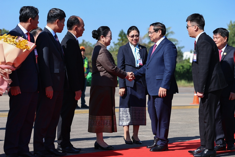 Thủ tướng Phạm Minh Chính tới Thủ đô Vientiane, bắt đầu chuyến công tác tại Lào -0