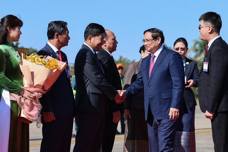 Thủ tướng Phạm Minh Chính tới Thủ đô Vientiane, bắt đầu chuyến công tác tại Lào -0