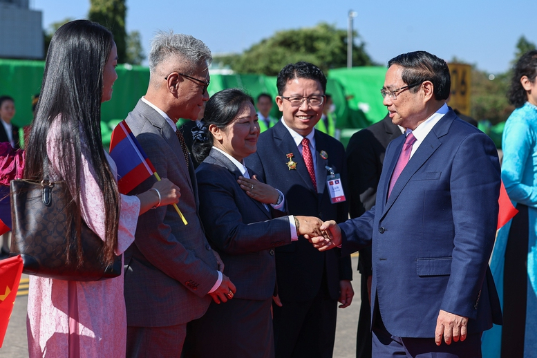 Thủ tướng Phạm Minh Chính tới Thủ đô Vientiane, bắt đầu chuyến công tác tại Lào -0