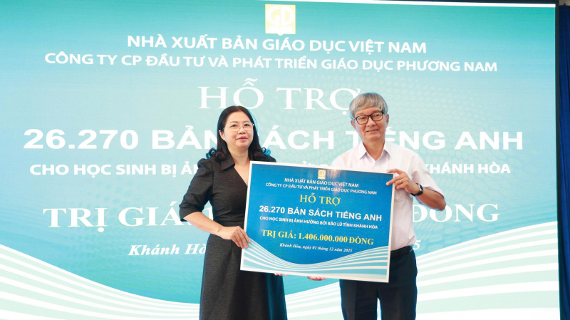 Nhà xuất bản Giáo dục Việt Nam hỗ trợ khẩn cấp 172.000 bản sách giáo khoa cho học sinh vùng lũ lụt tỉnh Khánh Hòa -0