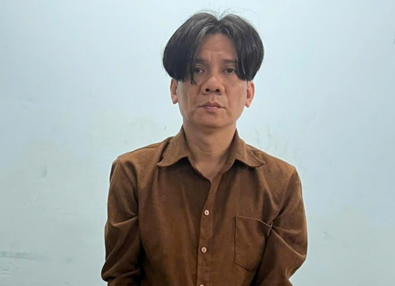 Bắt giữ đối tượng vào tiệm vàng vờ mua rồi cướp giật 1,5 lượng vàng -0