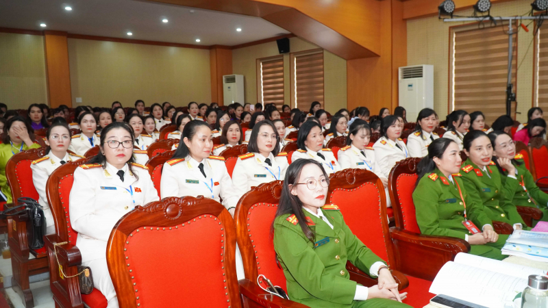 Phụ nữ lực lượng Cảnh sát trại giam tiên phong trong giáo dục, cảm hóa phạm nhân -0