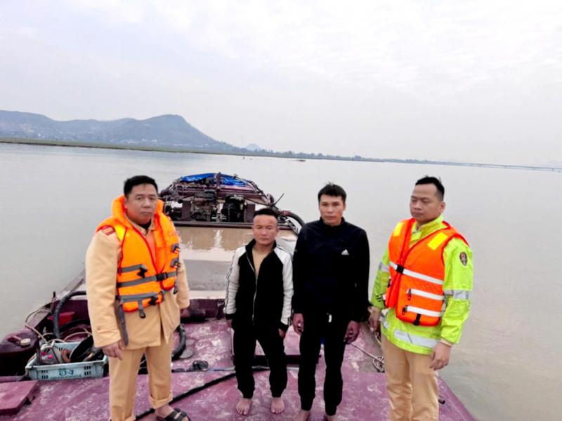 Quyết liệt đấu tranh với tội phạm trên sông nước -0