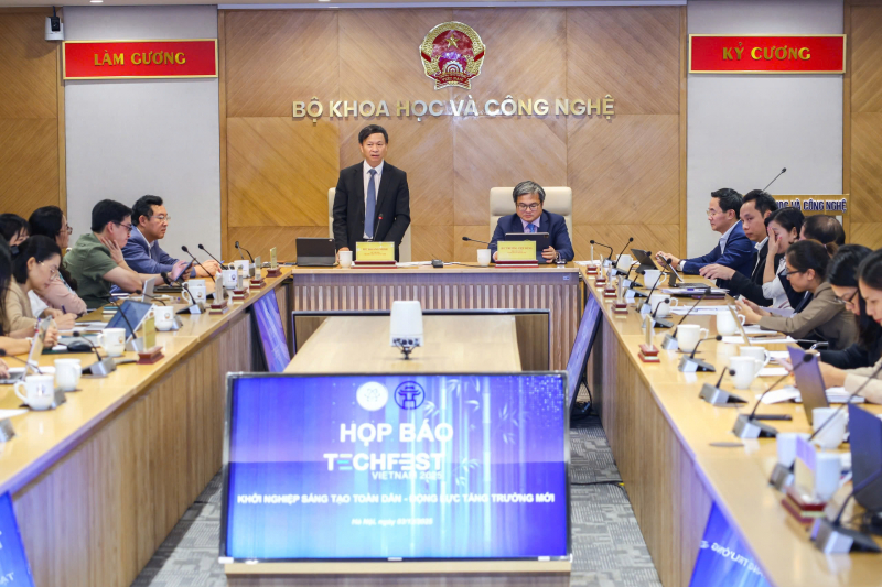 Techfest Việt Nam 2025: Mang khoa học sáng tạo đến với không gian mở quanh hồ Hoàn Kiếm -0