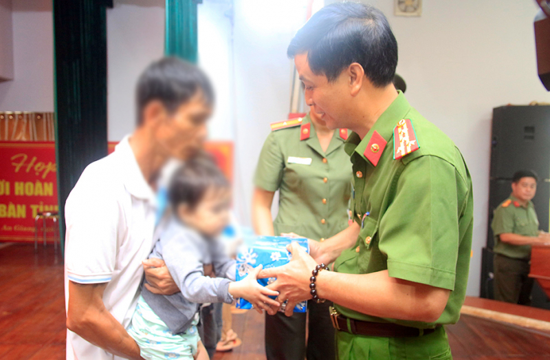 Lan tỏa mô hình nhân văn “Lực lượng phòng, chống tội phạm chăm lo cho con bị can, phạm nhân” ở An Giang -0