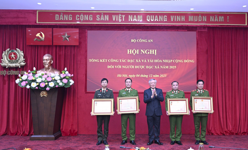 Công tác đặc xá được thực hiện công bằng, công khai, minh bạch, chặt chẽ, đúng đối tượng -0