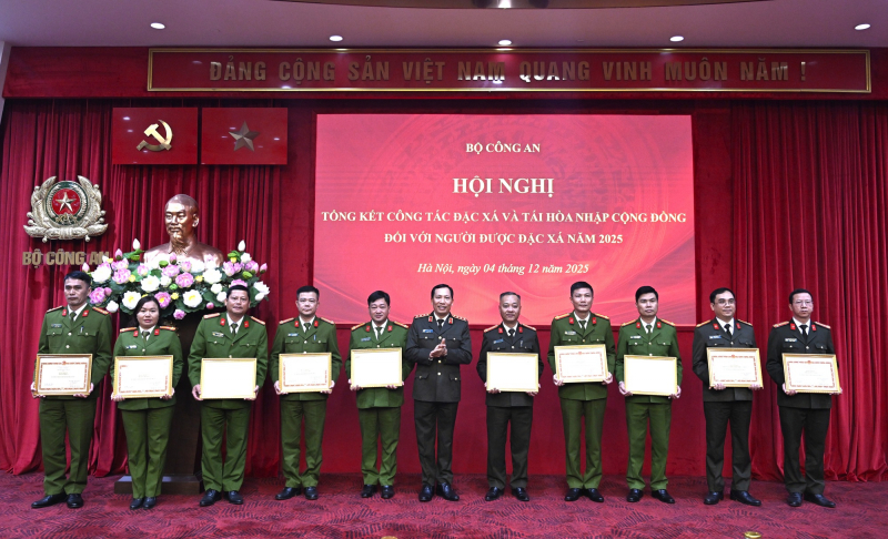 Công tác đặc xá được thực hiện công bằng, công khai, minh bạch, chặt chẽ, đúng đối tượng -0