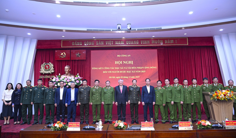 Công tác đặc xá được thực hiện công bằng, công khai, minh bạch, chặt chẽ, đúng đối tượng -0