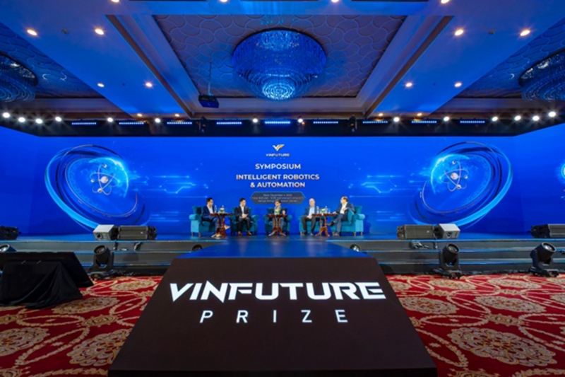 Năm 2050 dự kiến có 1 tỷ con robot chung sống với con người  -0