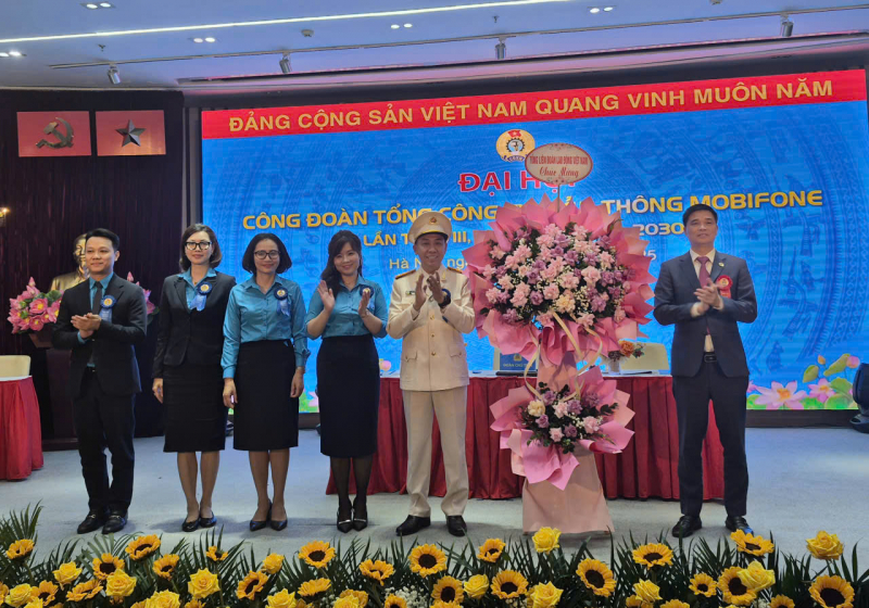 Đại hội Công đoàn Tổng Công ty viễn thông MobiFone -0