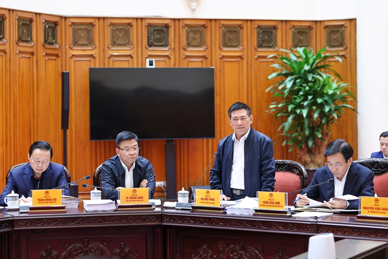 Thủ tướng: Xây dựng chính sách vượt trội, cạnh tranh để thí điểm một số khu thương mại tự do -0