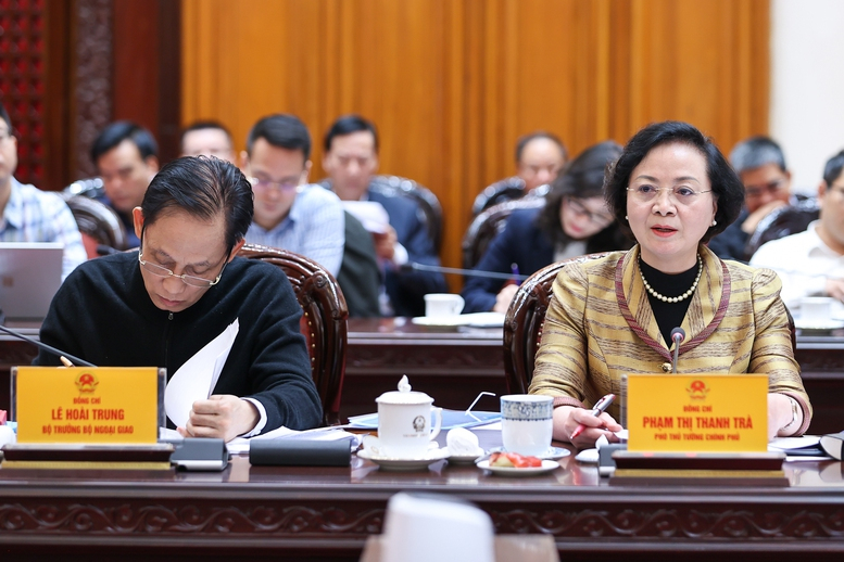 Thủ tướng: Xây dựng chính sách vượt trội, cạnh tranh để thí điểm một số khu thương mại tự do -0