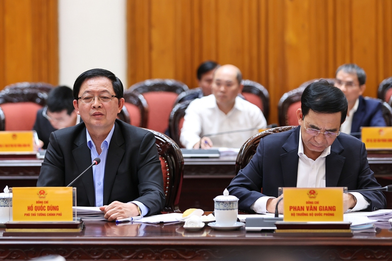 Thủ tướng: Xây dựng giải pháp tổng thể, toàn diện, căn cơ phòng, chống sụt lún, sạt lở, ngập úng, hạn hán, xâm nhập mặn vùng ĐBSCL -0