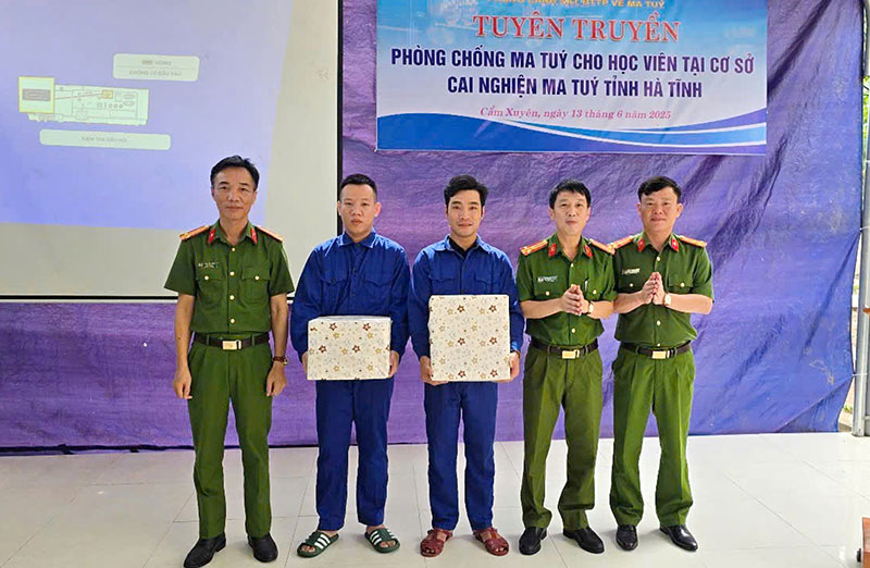 Quyết liệt đẩy lùi tội phạm ma túy trên địa bàn Hà Tĩnh -0