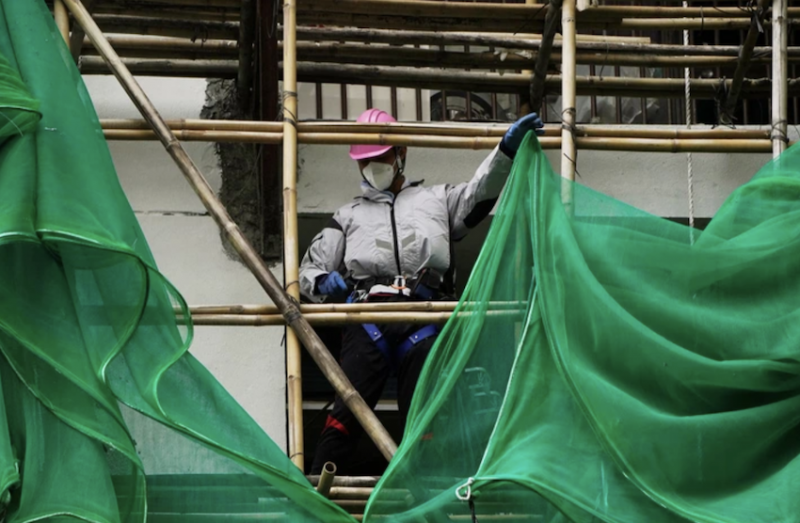 Hong Kong siết chặt an toàn xây dựng, dỡ khẩn cấp lưới giàn giáo toàn thành phố -0