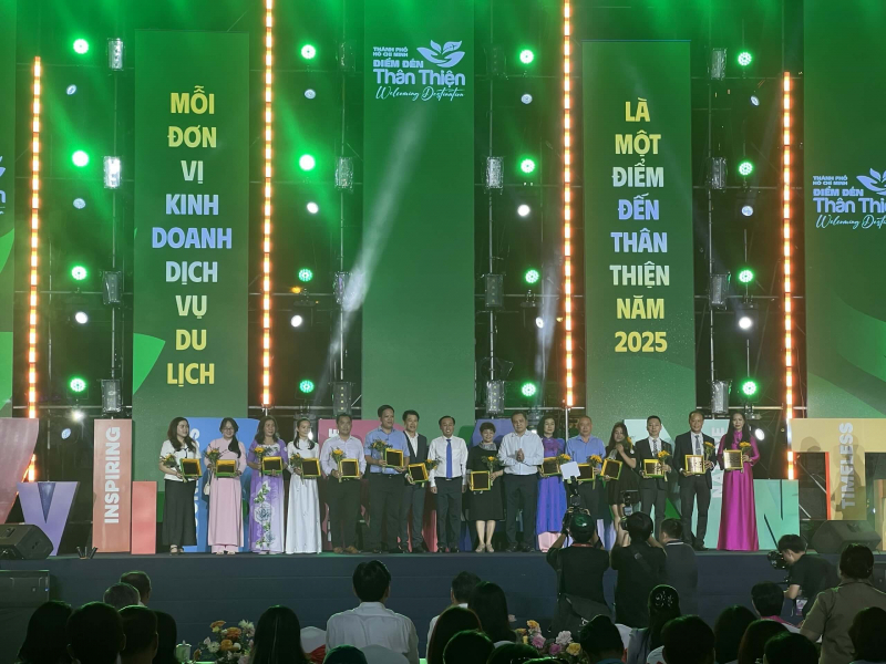 Kota Ho Chi Minh mengadakan upacara peluncuran Pekan Pariwisata ke-5 -0