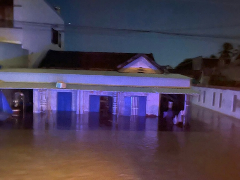 Nhân dân phía Đông tỉnh Lâm Đồng trắng đêm ứng phó với lũ lụt -0