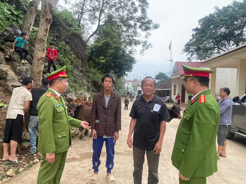 Nhịp sống mới của những xóm đồng bào Mông trên đỉnh núi (bài 1) -0