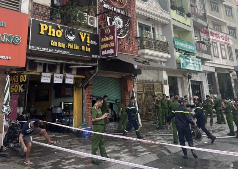 Vụ cháy quán bún ốc khiến 4 người tử vong: Tòa nhà làm quán ăn bị bít bùng, không lối thoát hiểm -0