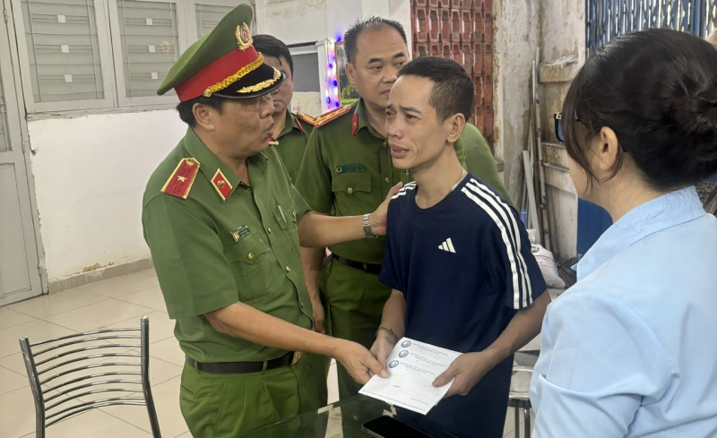 Bên trong hiện trường vụ cháy quán ốc khiến 4 người tử vong -0