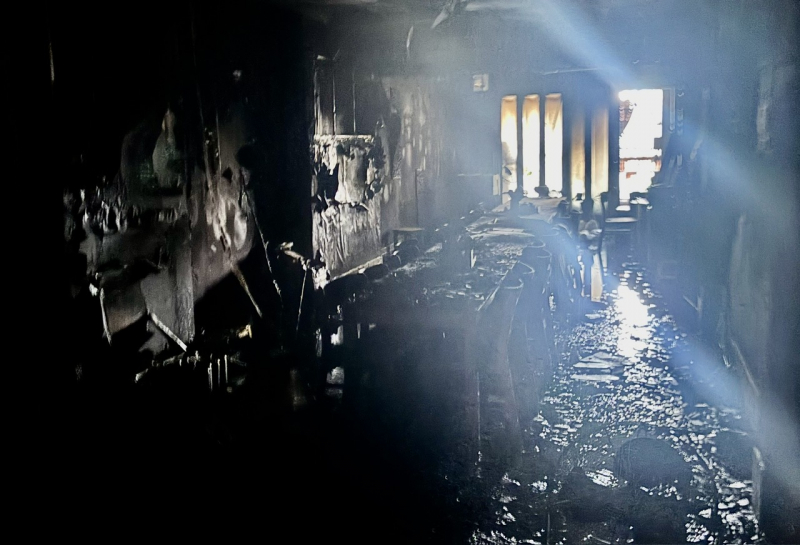 Bên trong hiện trường vụ cháy quán ốc khiến 4 người tử vong -0