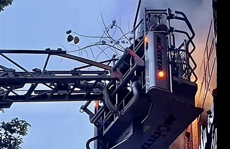 Bên trong hiện trường vụ cháy quán ốc khiến 4 người tử vong -0