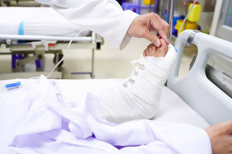 ຜູ້​ເຄາະ​ຮ້າຍ​ສອງ​ຄົນ​ໃນ​ເຫດ​ໄຟ​ໄໝ້​ຮ້ານ​ອາ​ຫານ​ຫອຍ​ເລົ່າ​ຄືນ​ຕອນ​ທີ່​ໄຟ​ໄໝ້ -0