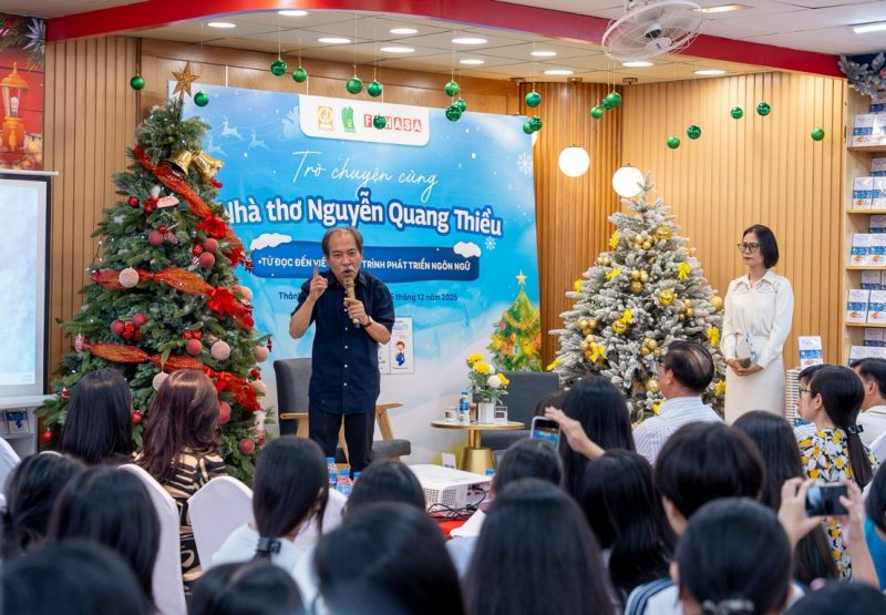 कवि गुयेन क्वांग थियू बता रहे हैं कि बच्चों में पढ़ने की आदत कैसे डालें -0