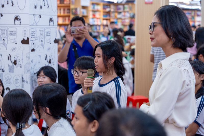 कवि गुयेन क्वांग थियू बता रहे हैं कि बच्चों में पढ़ने की आदत कैसे डालें -0