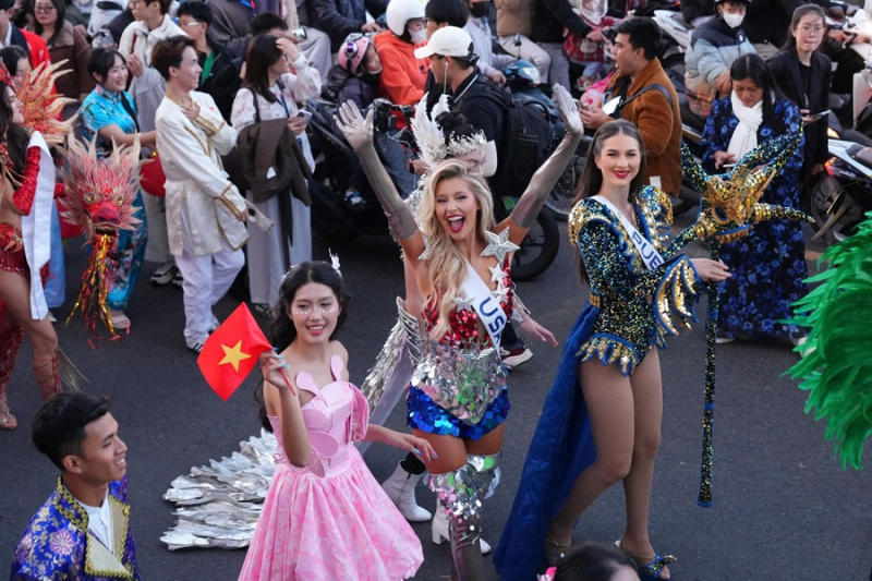 Đà Lạt bừng lên sắc màu nghệ thuật TEA CARNIVAL -1