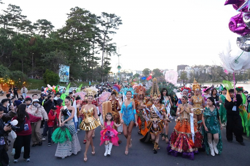 Đà Lạt bừng lên sắc màu nghệ thuật TEA CARNIVAL -3