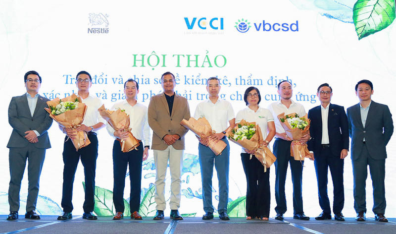 nestlé việt nam đã và đang phối hợp cùng vbcsd và các đối tác triển khai nhiều chương trình đào tạo, phổ biến kiến thức về esg, cập nhật khung pháp lý và chia sẻ kinh nghiệm cho csi 100 và các doanh nghiệp trong chu.jpg -0