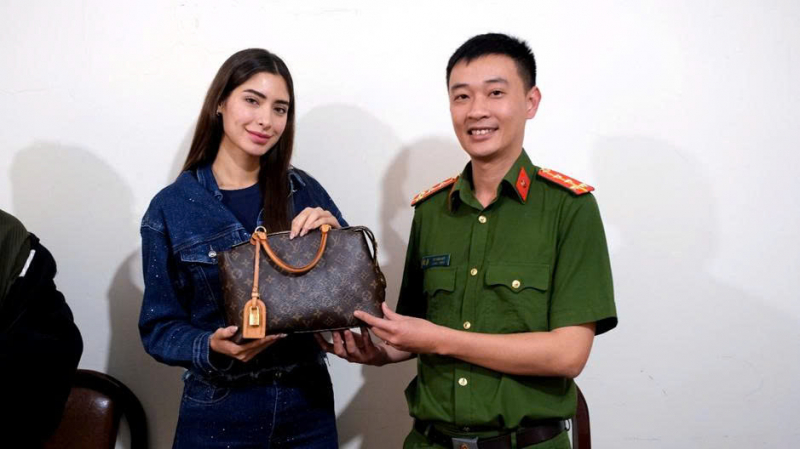 Khen thưởng Công an phường bắt nhanh đối tượng trộm tài sản của hoa hậu Mexico  -0