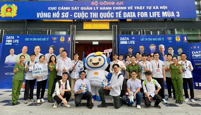 30 đội xuất sắc được lựa chọn vào vòng triển lãm cuộc thi Data for Life 2025 -0