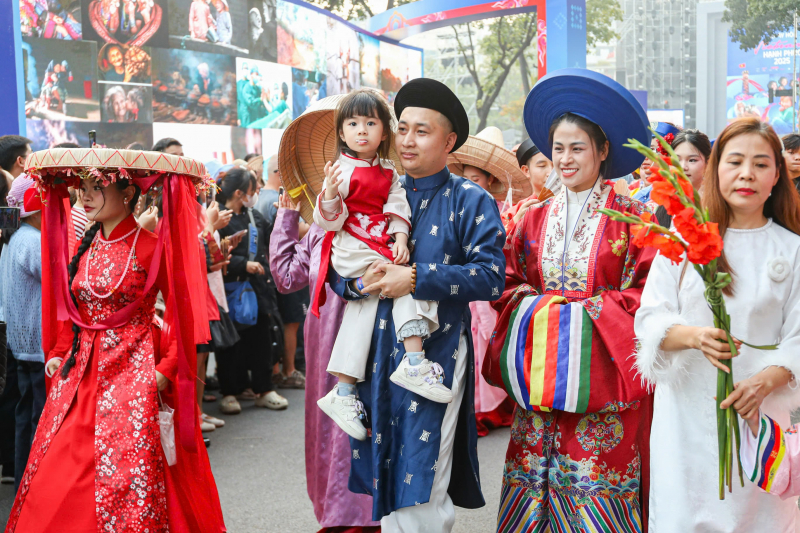 z7301850900749_c89d1d58c3f591abd3fc1835b5093ff4.jpg -0