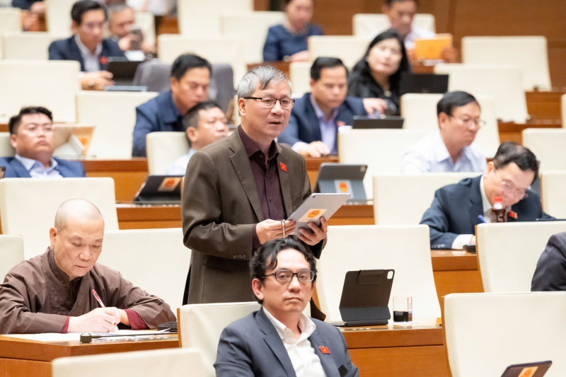 202512081445320015_z7304894673165_5090e3d8681efb2a13484029faf5947d.jpg -0