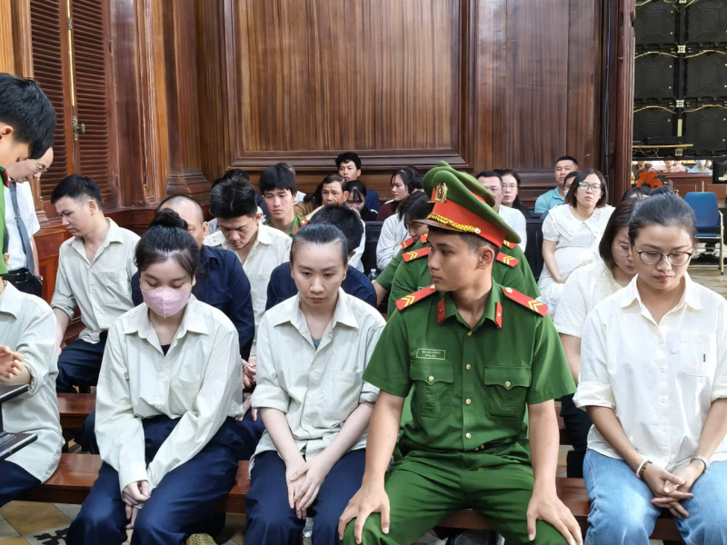 Tuyên án các bị cáo bán khống hàng ngàn chứng chỉ an toàn lao động -0