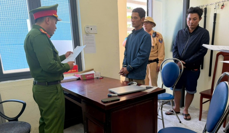 Bắt hai Giám đốc khai thác khoáng sản trái pháp luật trên sông Đồng Nai  -0