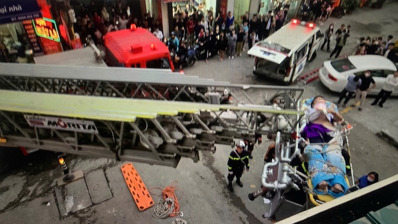 Időben megmentették a Ha Dong kerület -1-es toronyházából kieső gyermeket