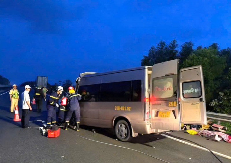 z7307028277740_4273f5679bde39da77ce911d235fbe27.jpg -1