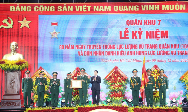Quân khu 7 kỷ niệm 80 năm Ngày truyền thống và đón nhận danh hiệu Anh hùng LLVTND  -0